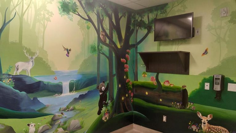 leilas-art-corner-custom-mural-artist-commercial-pediatric-clinic-school-daycare-office-restaurant-07