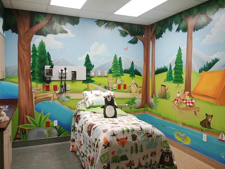 leilas-art-corner-custom-mural-artist-commercial-pediatric-clinic-school-daycare-office-restaurant-12