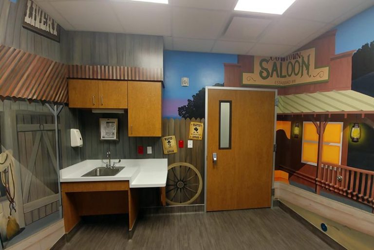 leilas-art-corner-custom-mural-artist-commercial-pediatric-clinic-school-daycare-office-restaurant-31